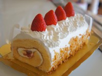 いちごシフォンロール